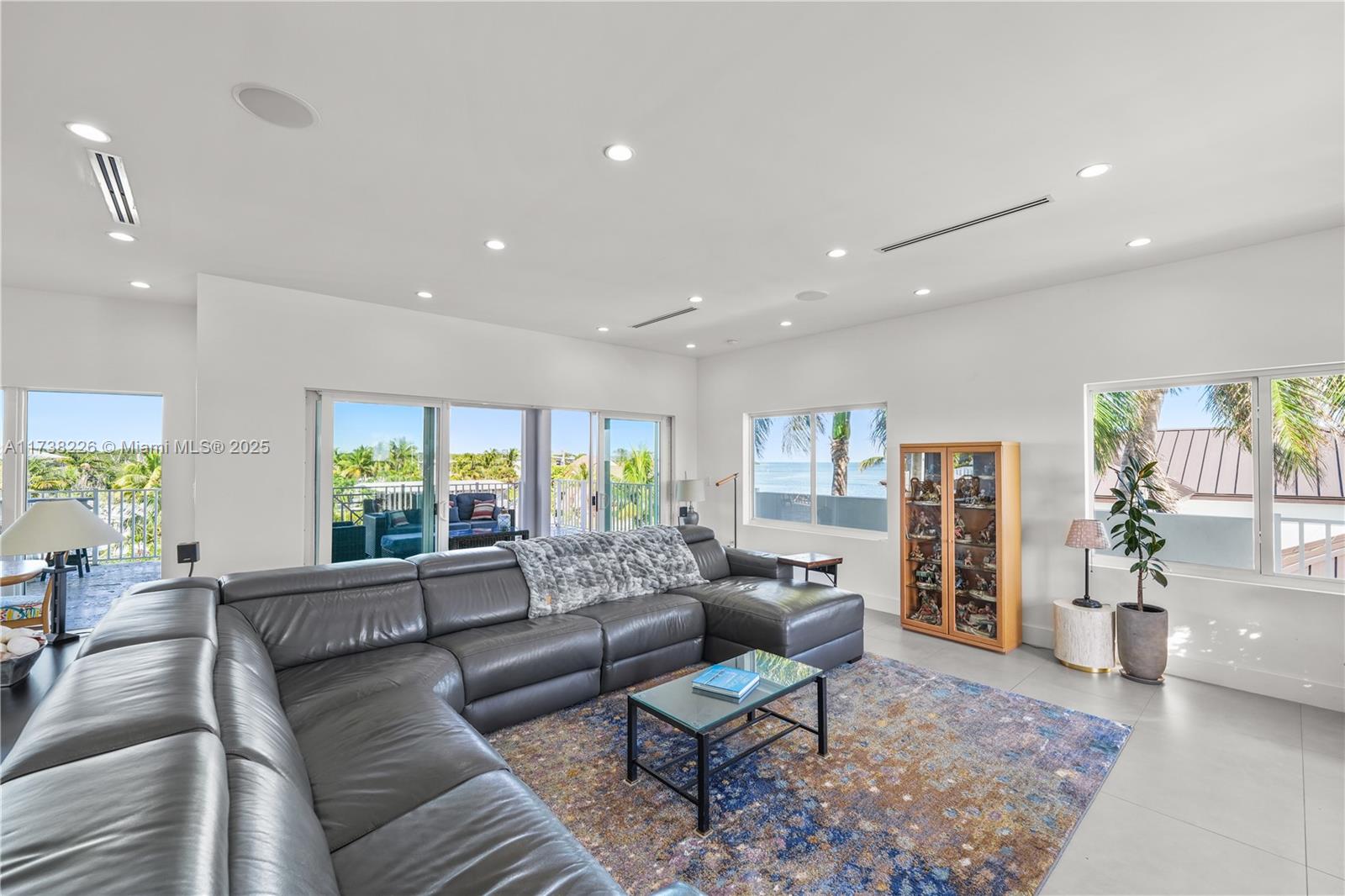 OCEAN ISLE ESTATE - Residential