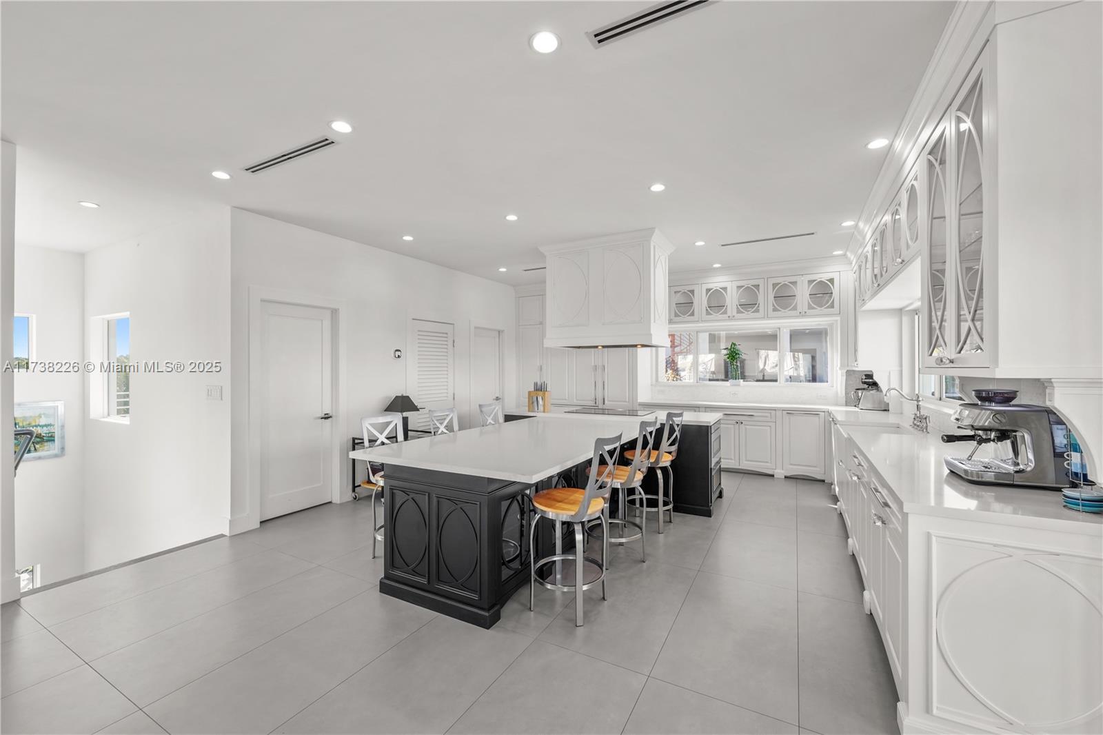 OCEAN ISLE ESTATE - Residential