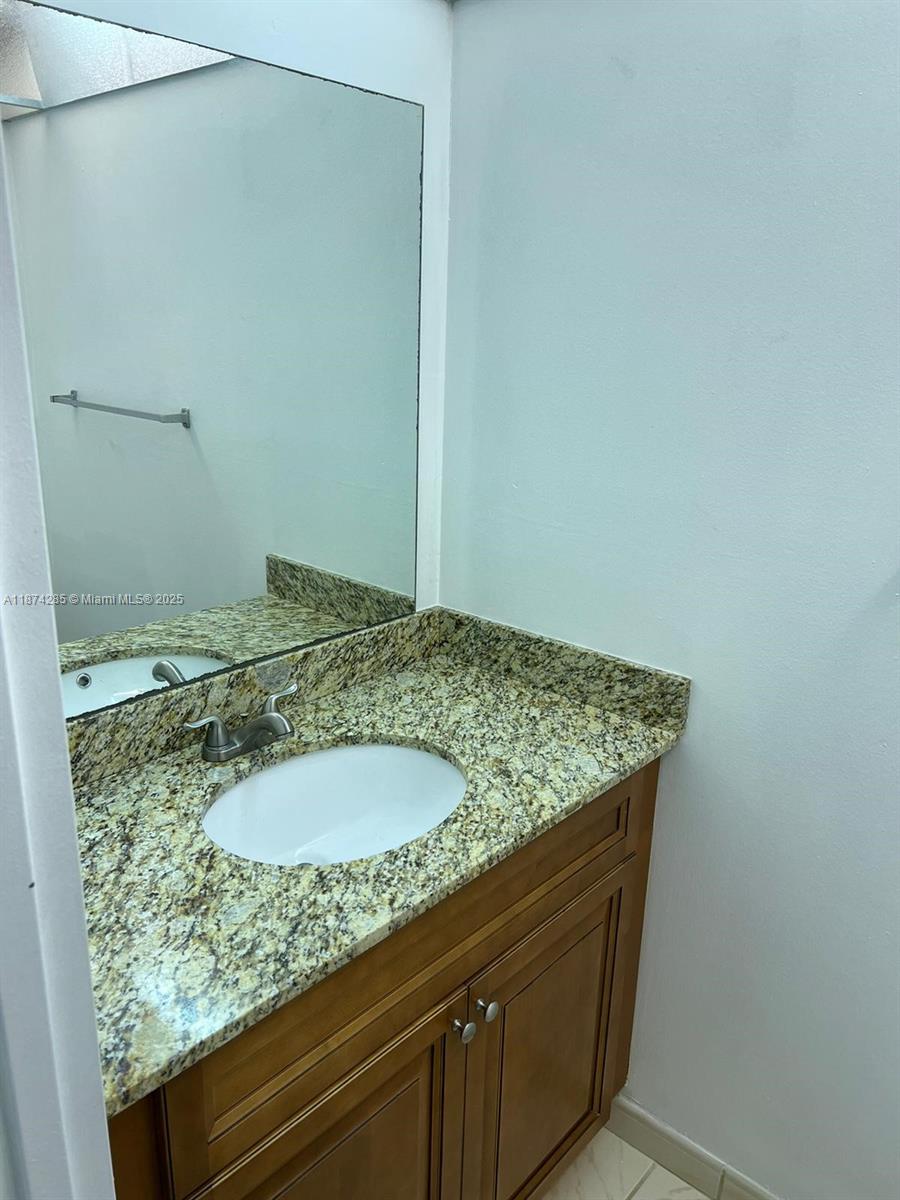 COURTYARDS OF BROWARD CON - Residential Lease