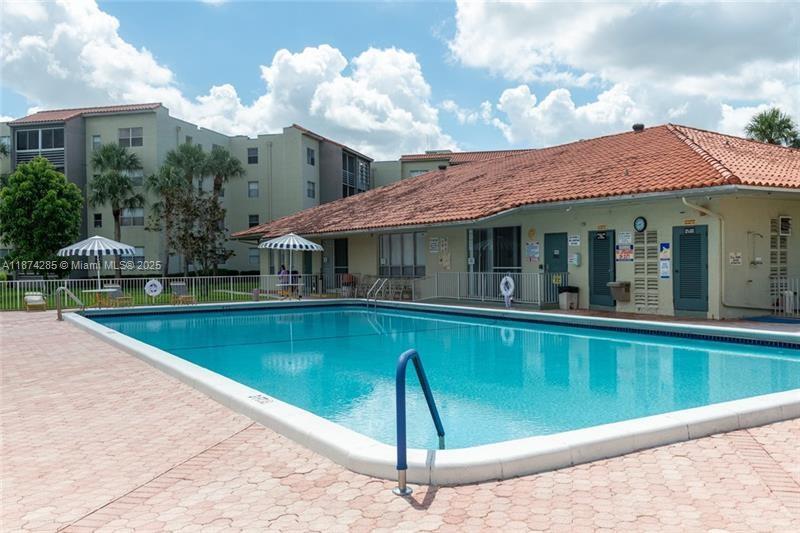 COURTYARDS OF BROWARD CON - Residential Lease