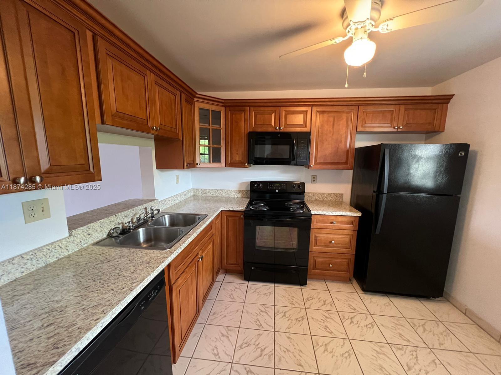 COURTYARDS OF BROWARD CON - Residential Lease