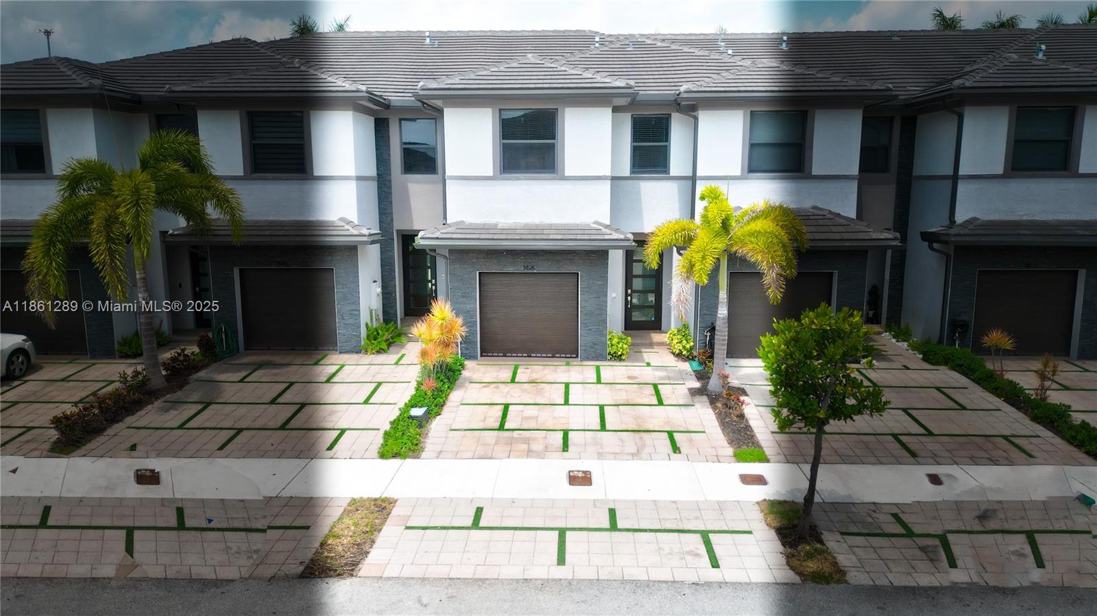 DUNNWOODY LAKE - Residential Lease
