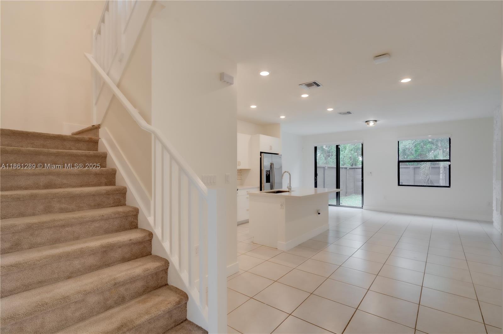 DUNNWOODY LAKE - Residential Lease