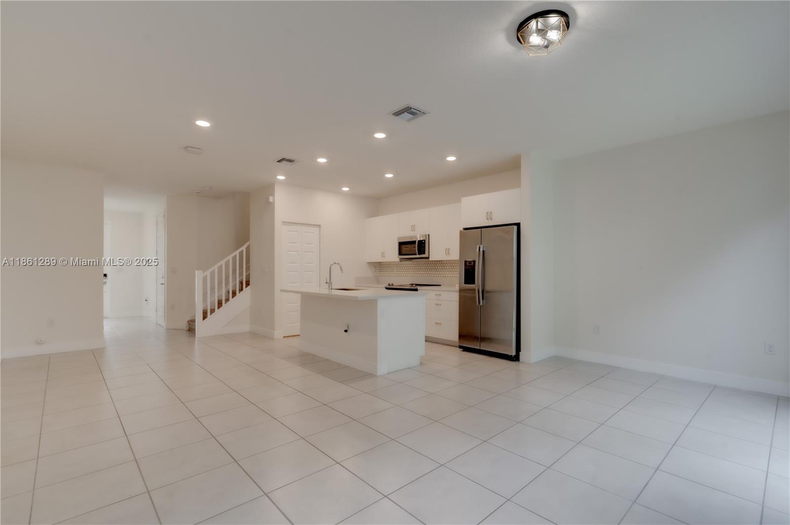 DUNNWOODY LAKE - Residential Lease