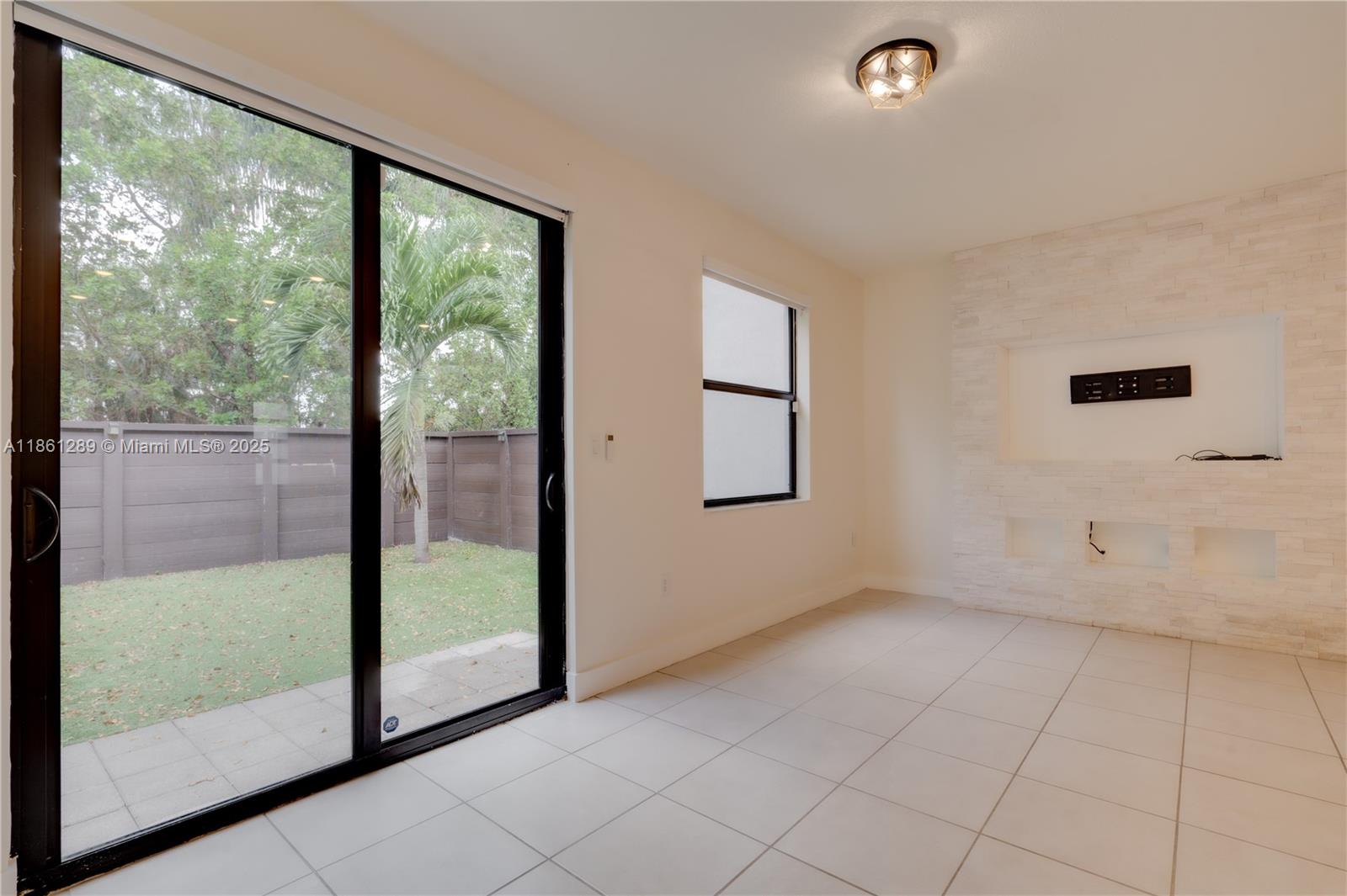 DUNNWOODY LAKE - Residential Lease