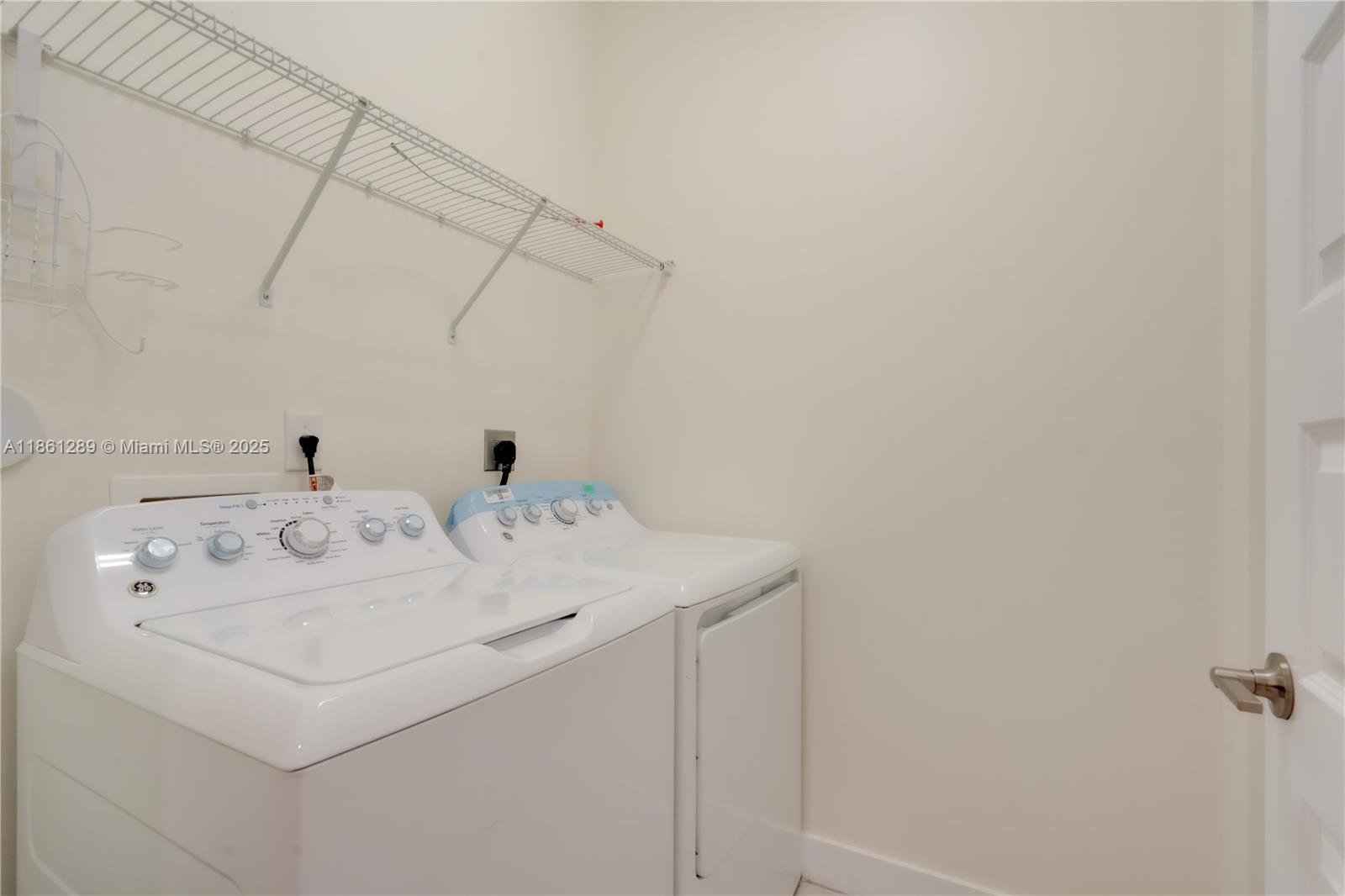 DUNNWOODY LAKE - Residential Lease
