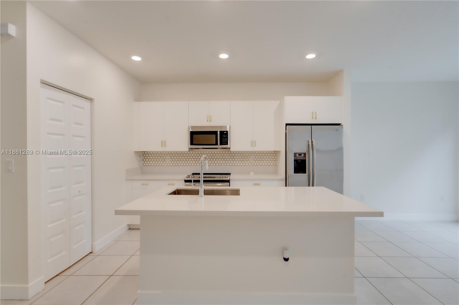 DUNNWOODY LAKE - Residential Lease