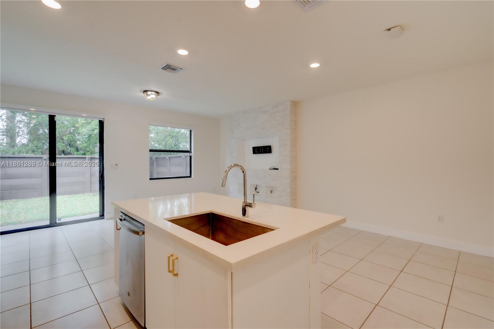 DUNNWOODY LAKE - Residential Lease