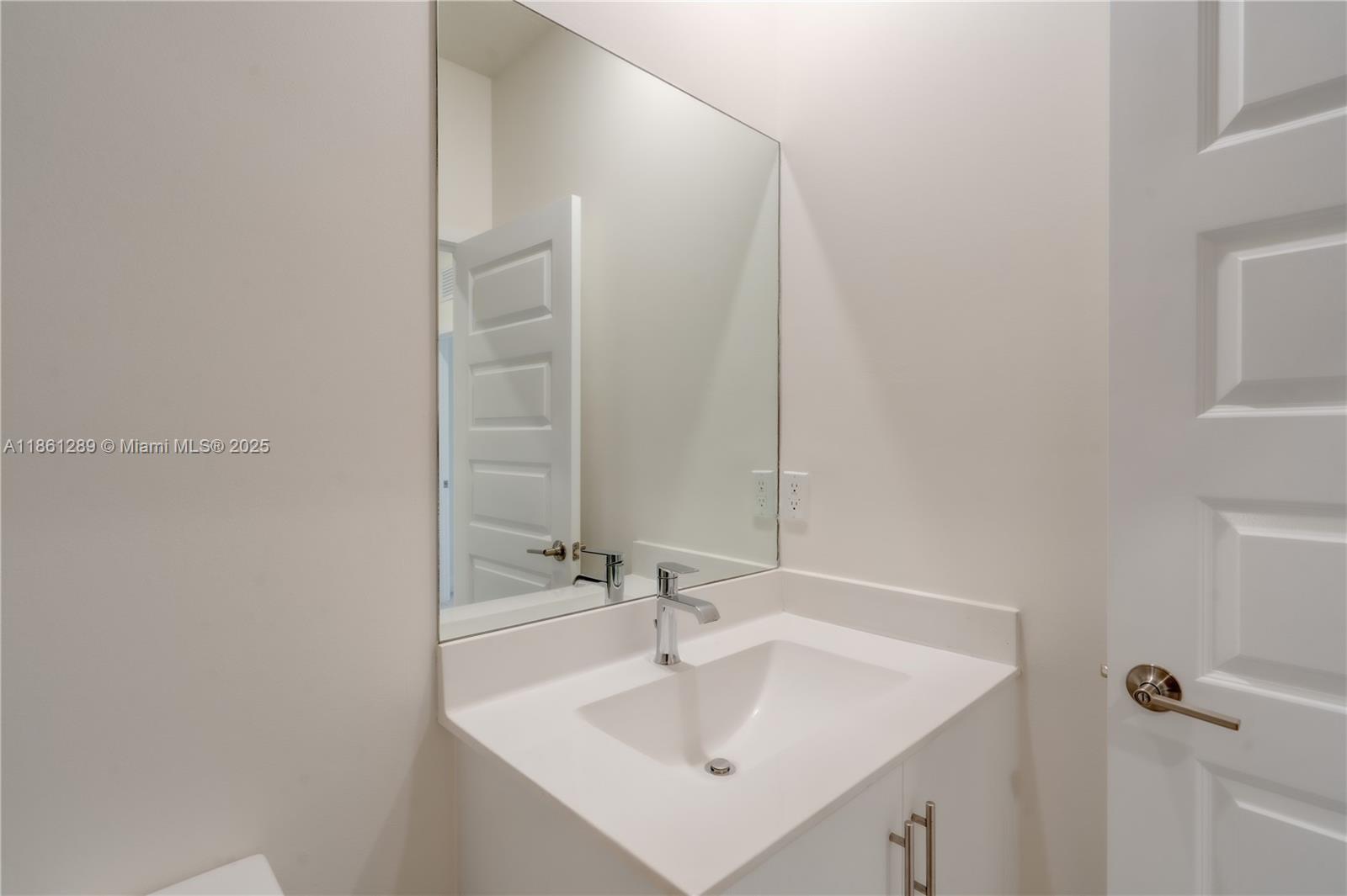 DUNNWOODY LAKE - Residential Lease