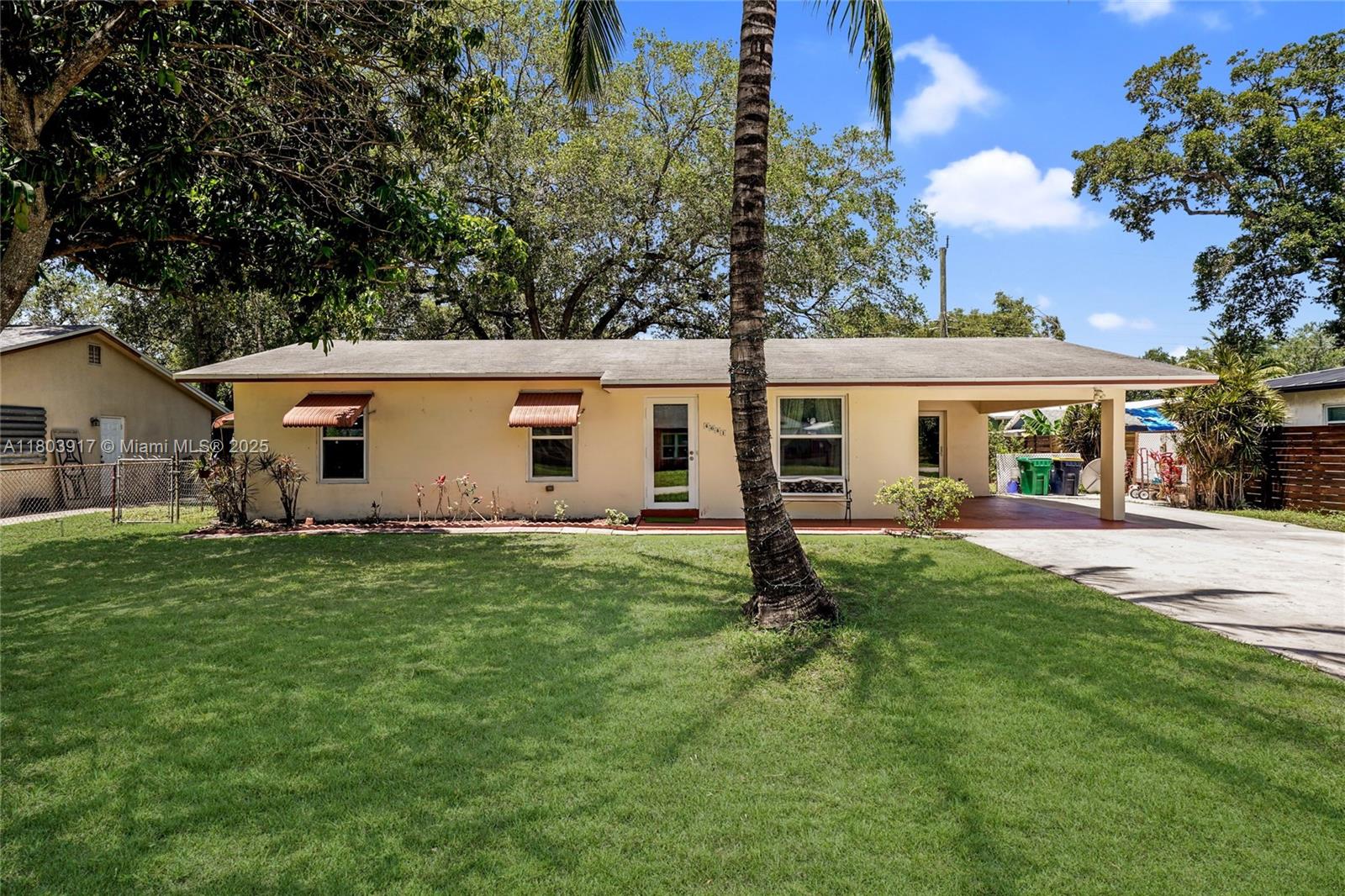 4641 Sw 25th Ave, Dania Beach, Miami-Dade County, Florida - 3 Bedrooms  
2 Bathrooms - 