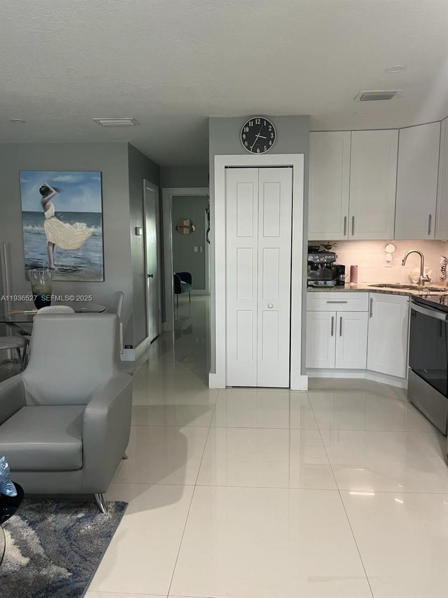 2600 SE Ocean Blvd B11