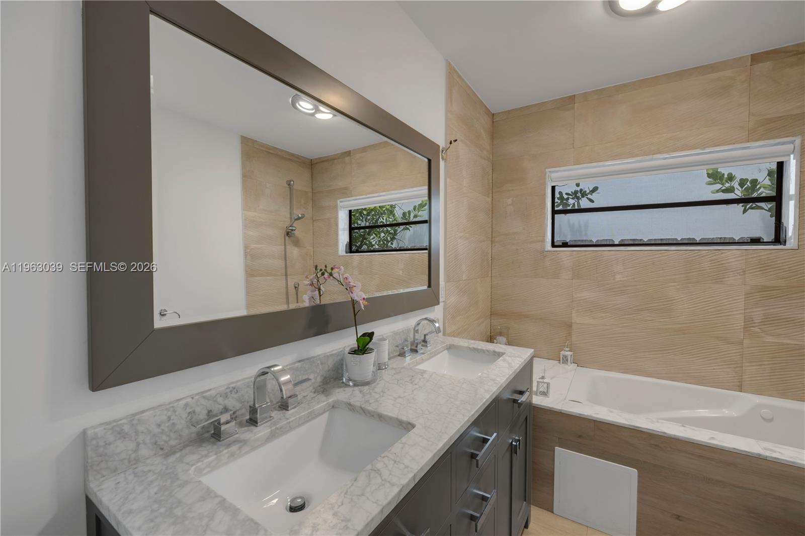 BISCAYNE BEACH-2ND ADDN - Residential