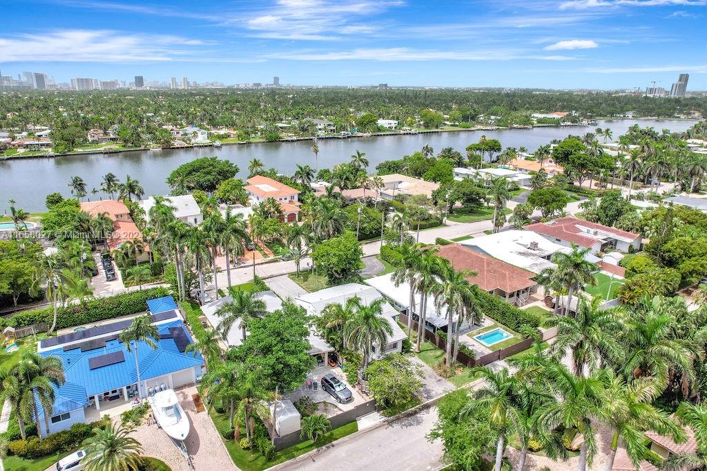 HOLLYWOOD LAKES SECTION - Residential