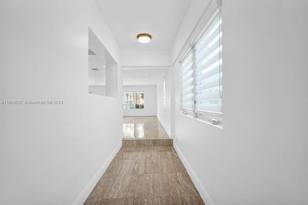 HOLLYWOOD LAKES SECTION - Residential