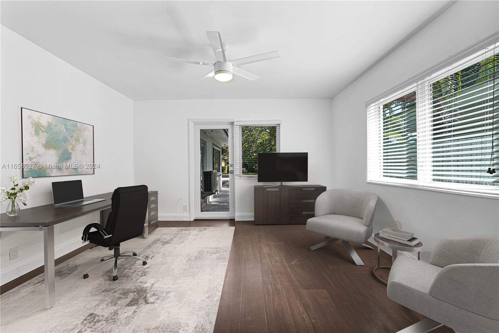 HOLLYWOOD LAKES SECTION - Residential