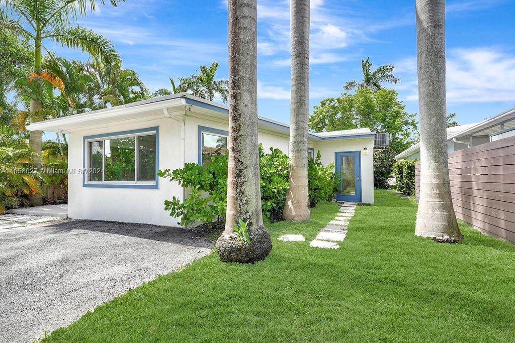 HOLLYWOOD LAKES SECTION - Residential