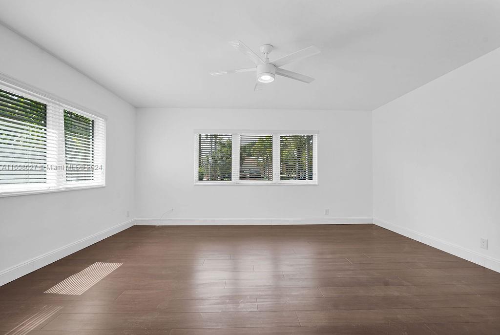 HOLLYWOOD LAKES SECTION - Residential