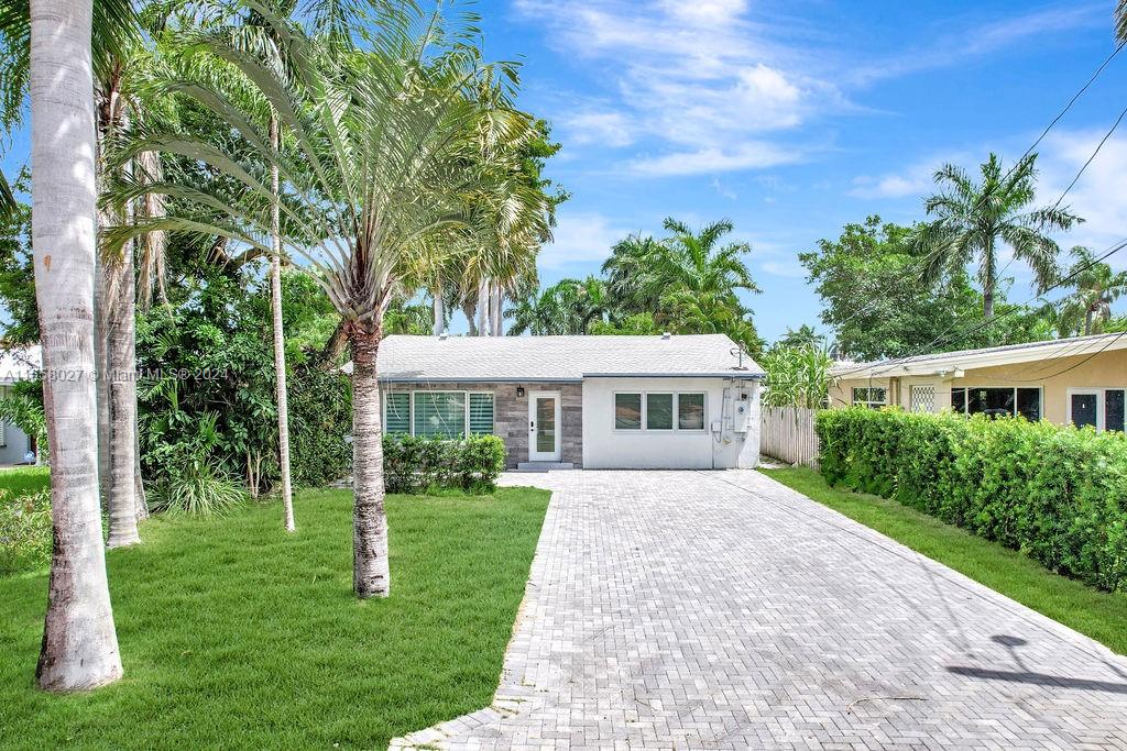 HOLLYWOOD LAKES SECTION - Residential