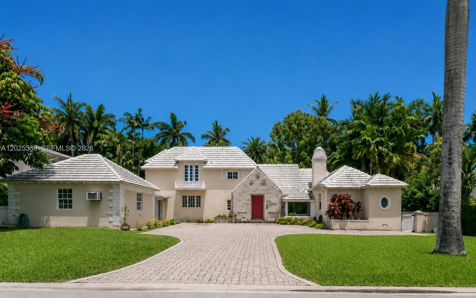SUNSET ISLANDS-ISLAND NO 2 - Residential