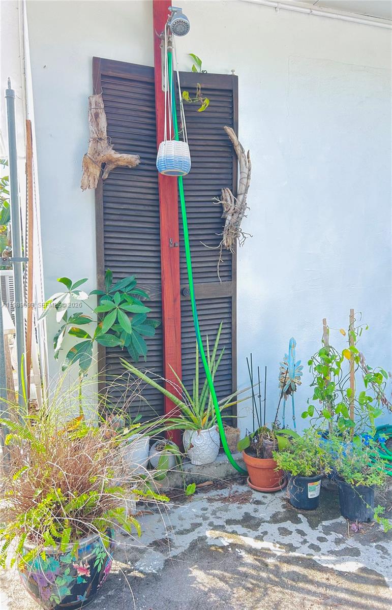 CORINNE PARK - Residential Lease