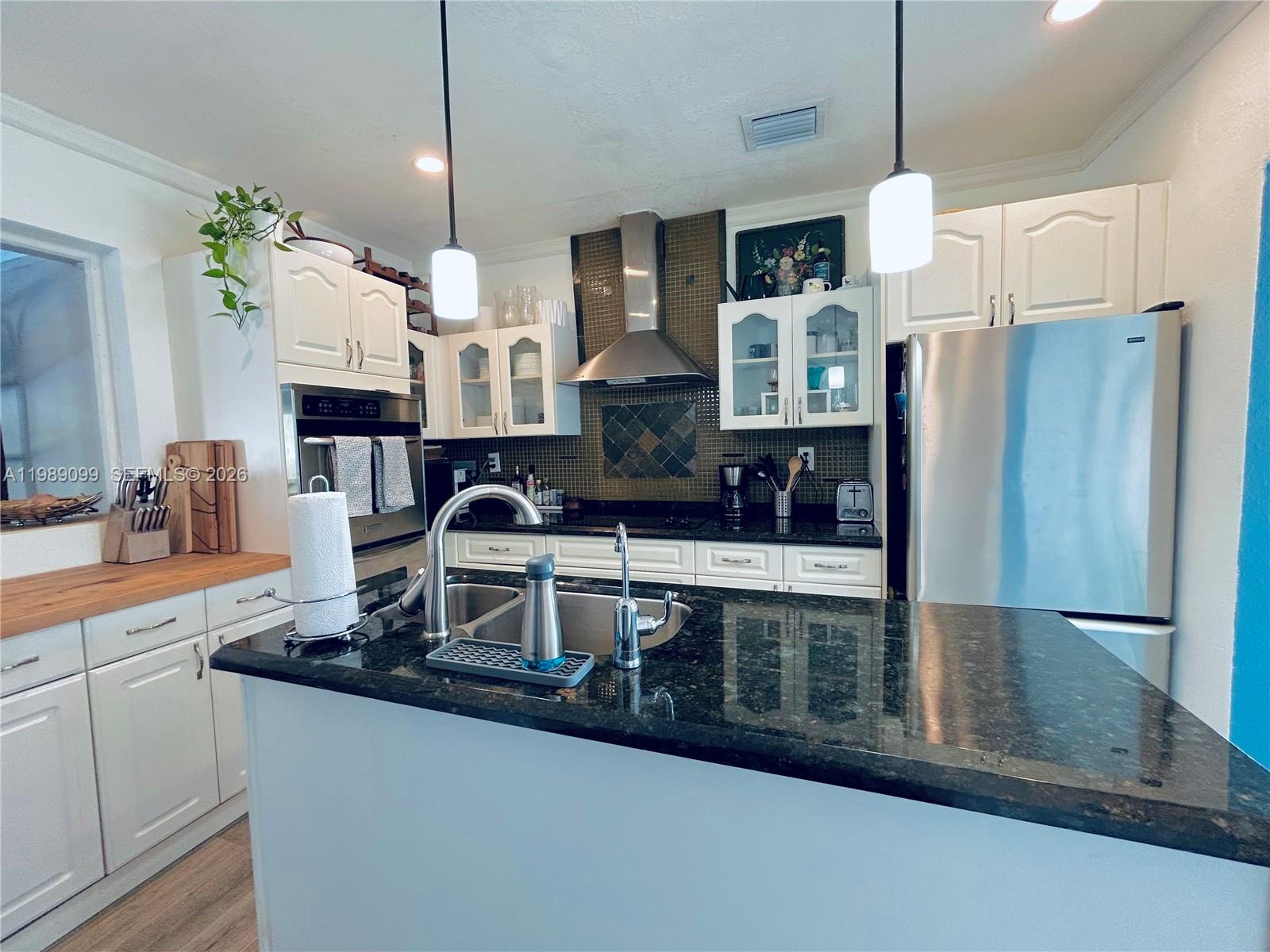 CORINNE PARK - Residential Lease