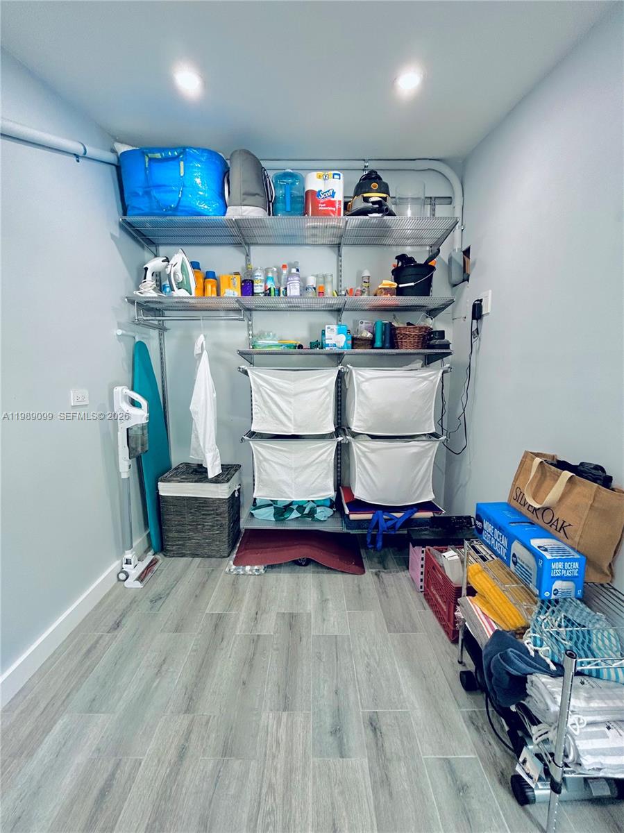 CORINNE PARK - Residential Lease