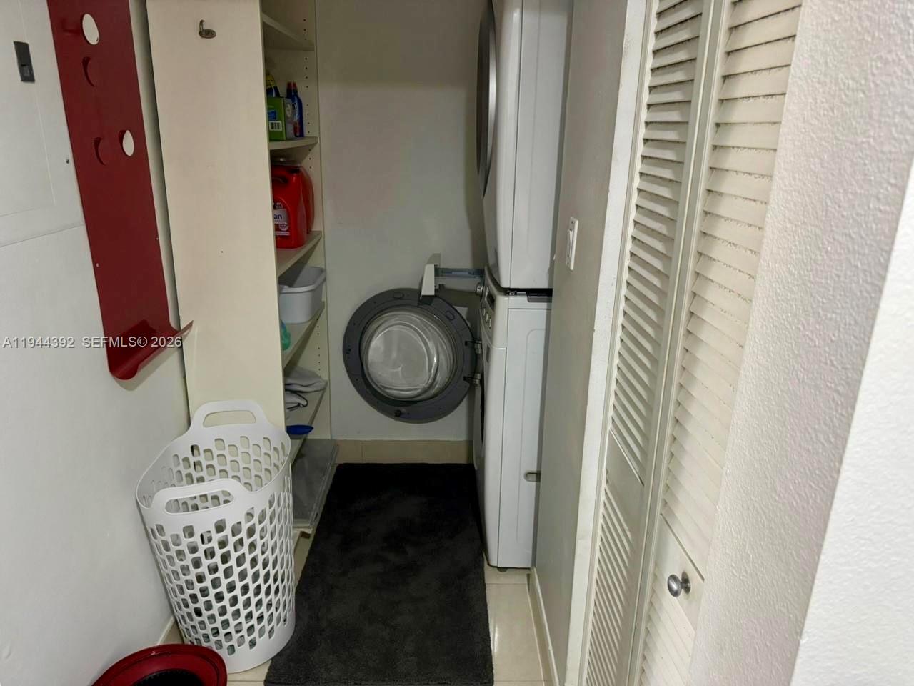 VISTA ON THE BAY CONDO - Residential