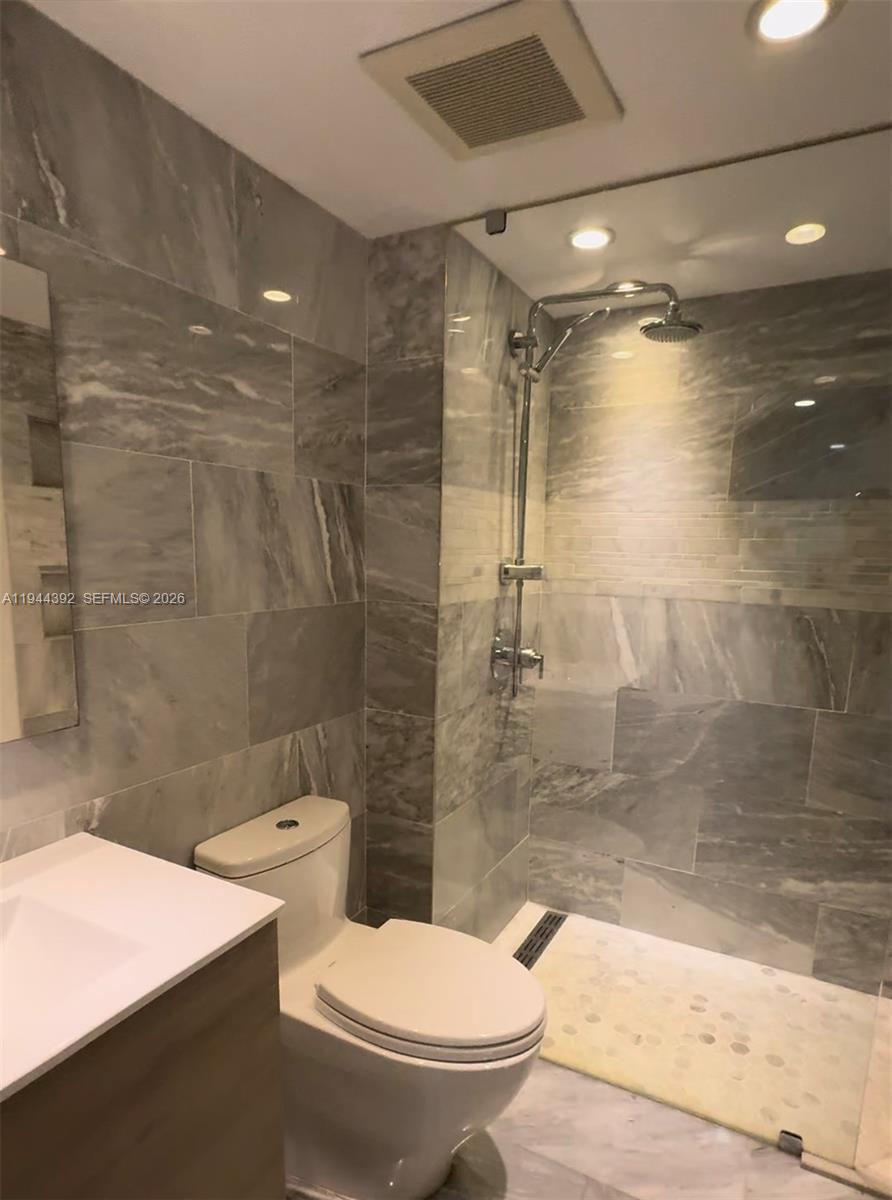 VISTA ON THE BAY CONDO - Residential