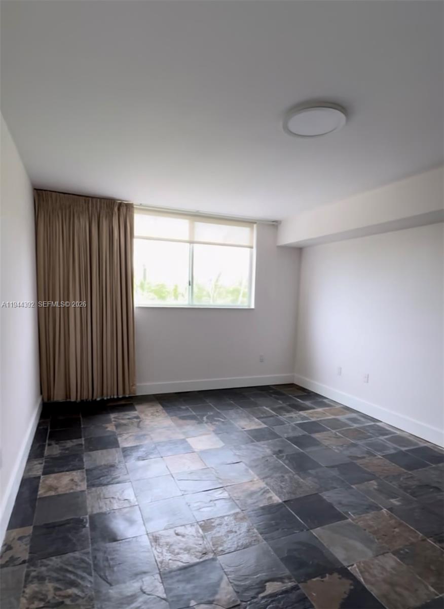 16590 NE 26th Ave 402