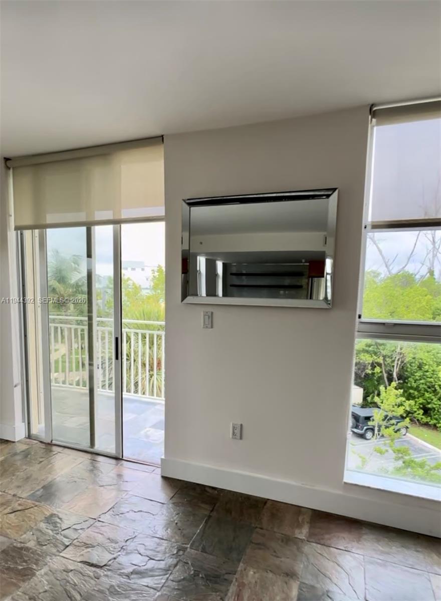 VISTA ON THE BAY CONDO - Residential