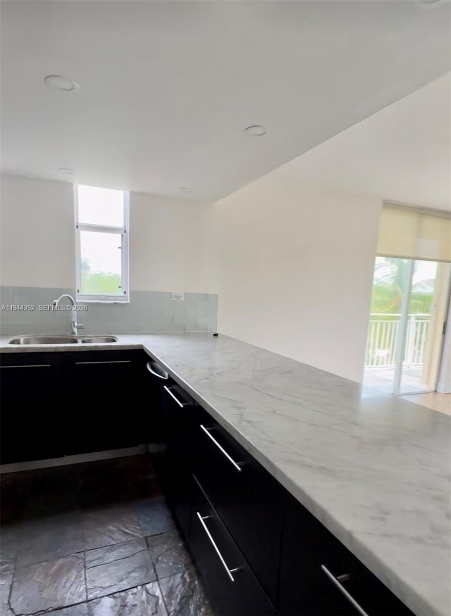 VISTA ON THE BAY CONDO - Residential