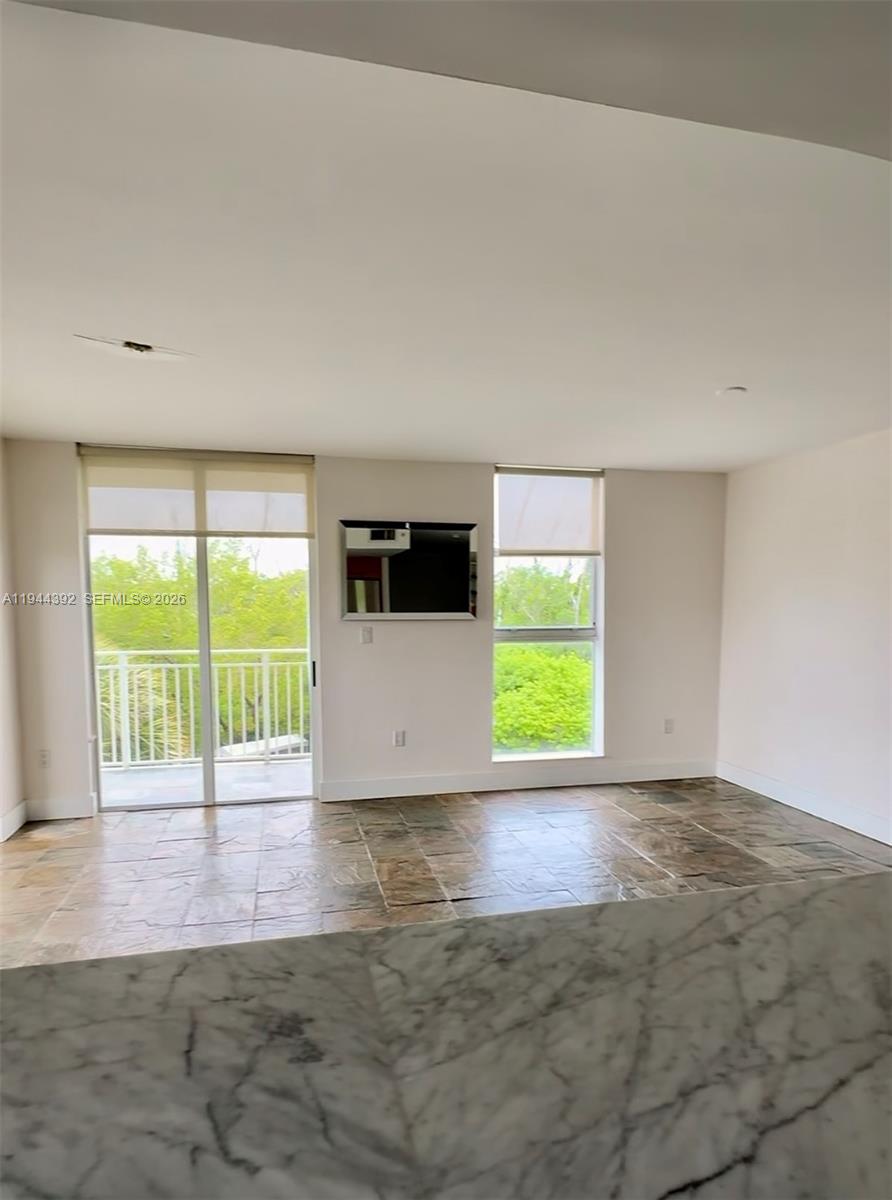 16590 NE 26th Ave 402