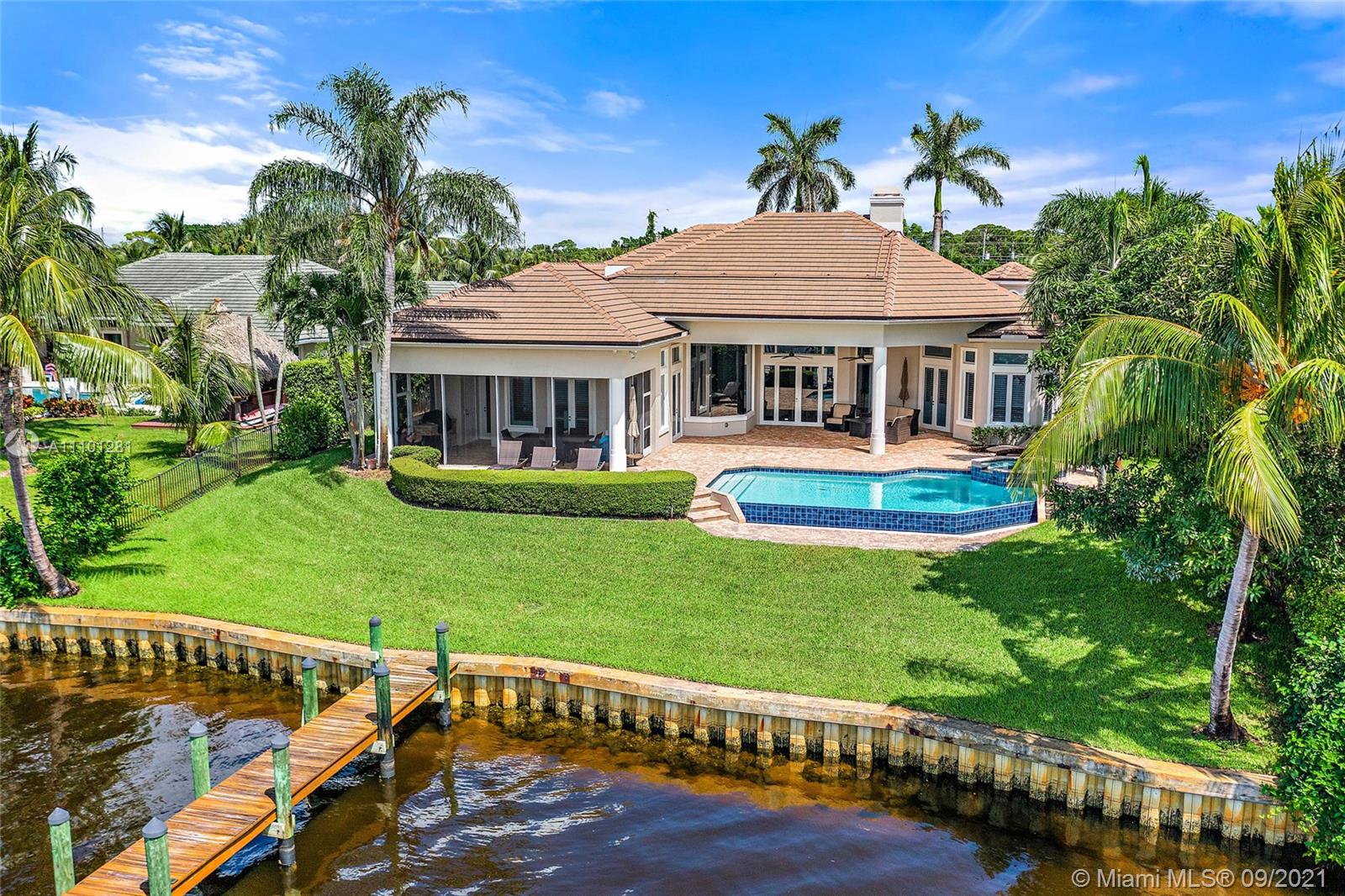 Tequesta Country Club - Residential