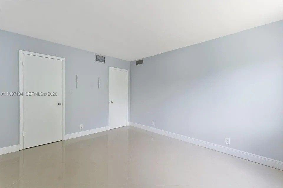 CORAL POINT CONDOMINIUM - Residential Lease