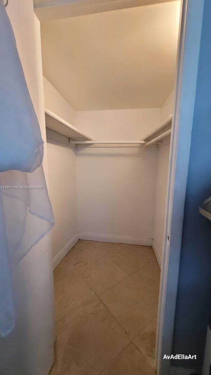 CORAL POINT CONDOMINIUM - Residential Lease