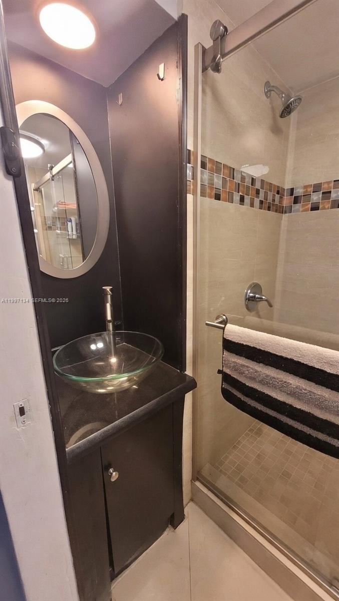 CORAL POINT CONDOMINIUM - Residential Lease