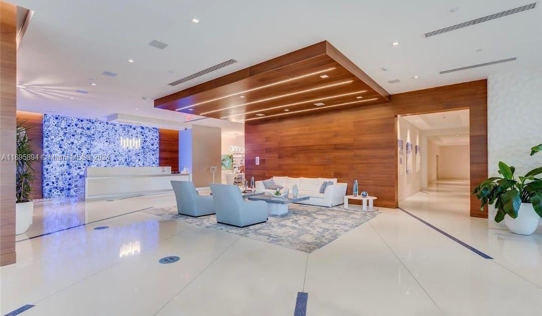 PARQUE TOWERS CONDO - Residential