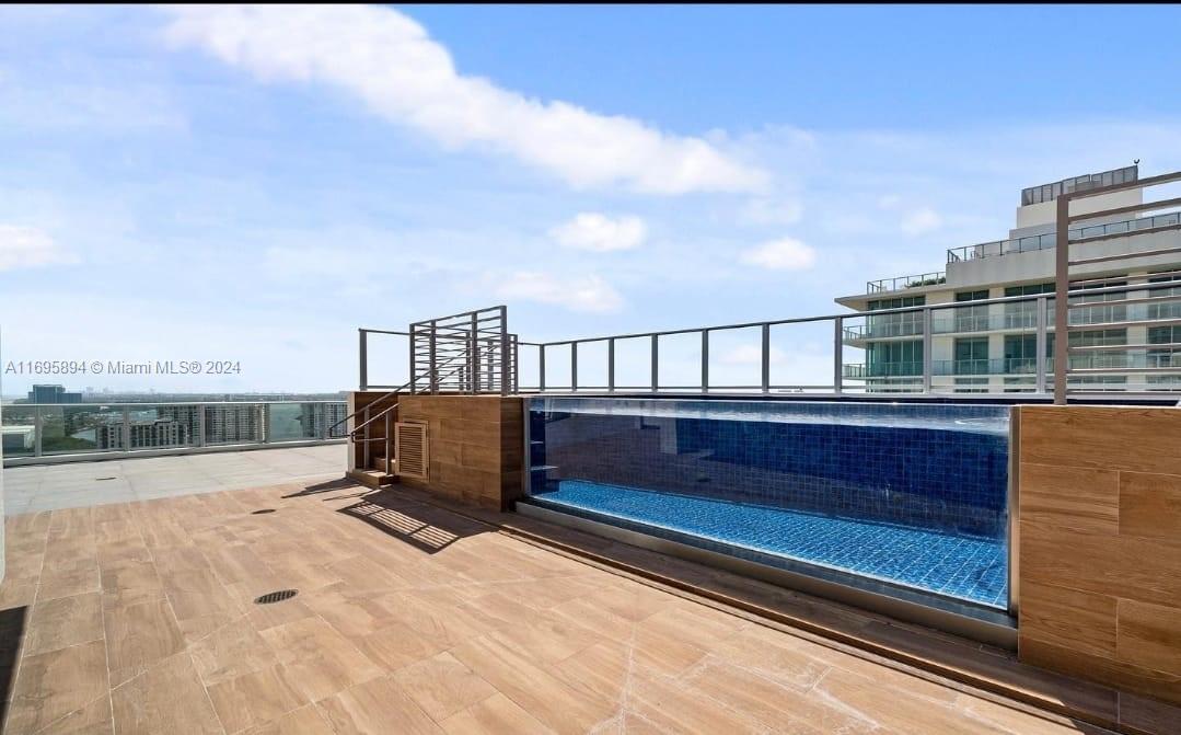 PARQUE TOWERS CONDO - Residential