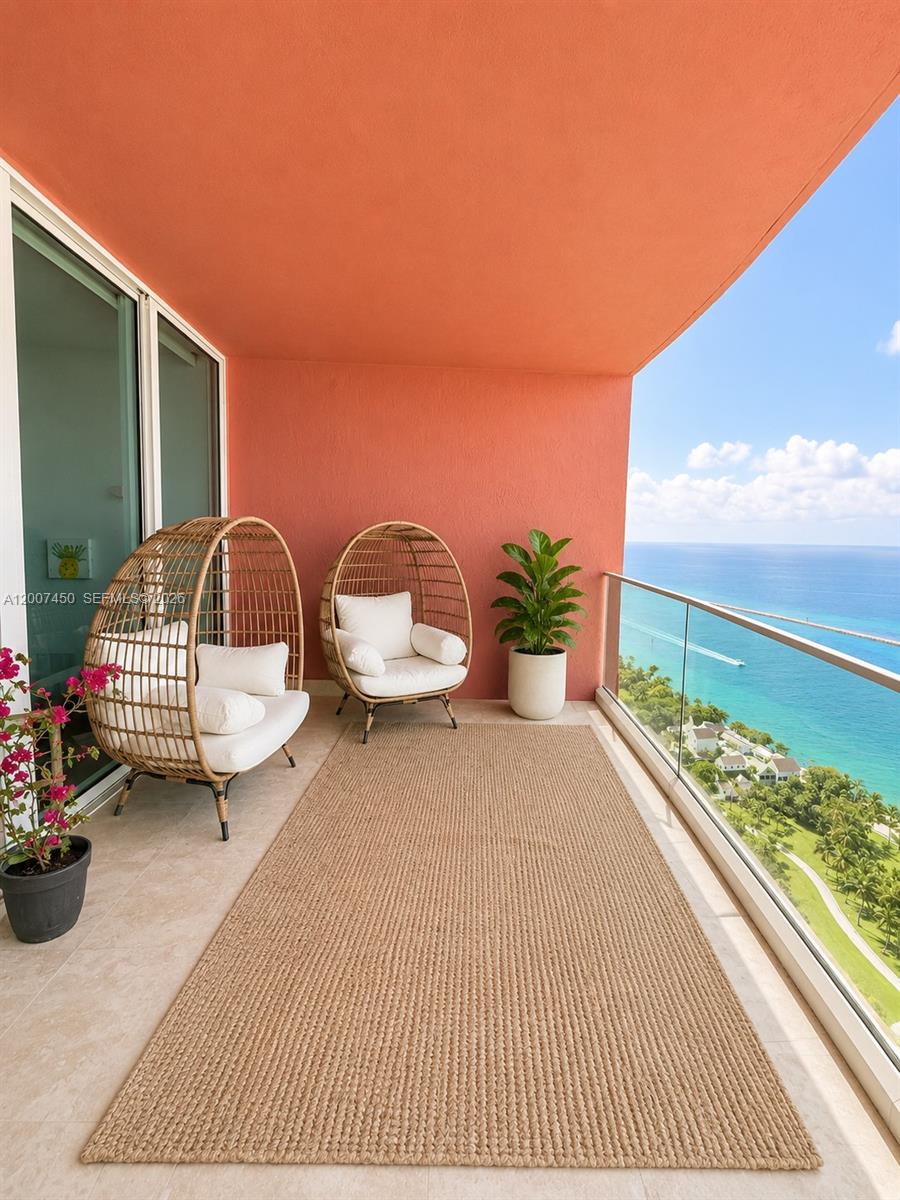 300 S Pointe Dr 3204