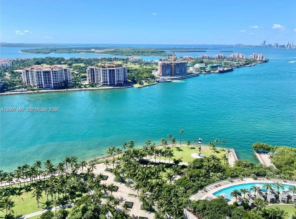 300 S Pointe Dr 3204