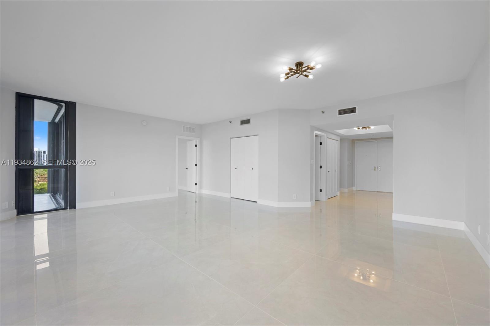 HAMPTONS WEST CONDO - Residential