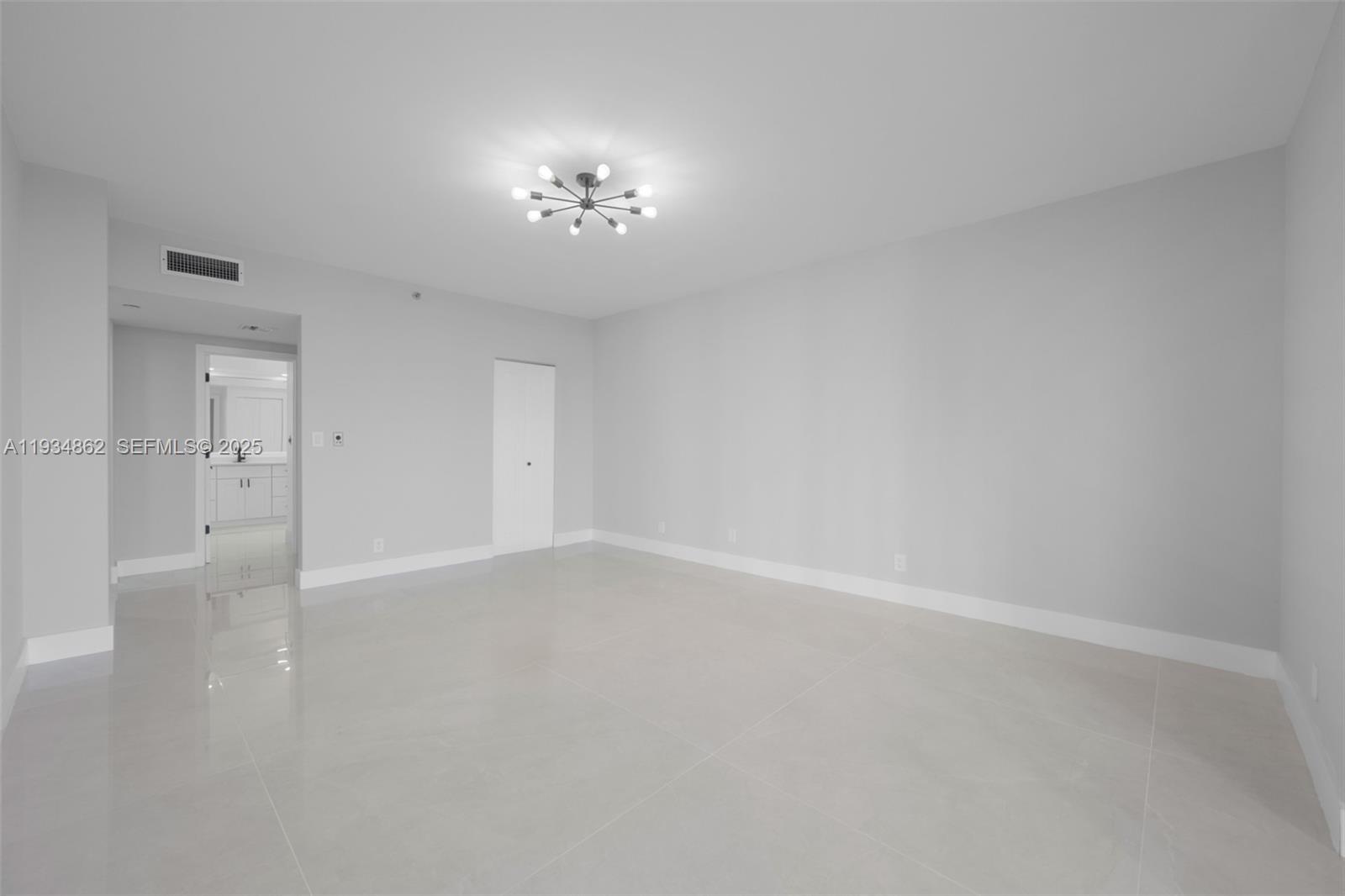 HAMPTONS WEST CONDO - Residential