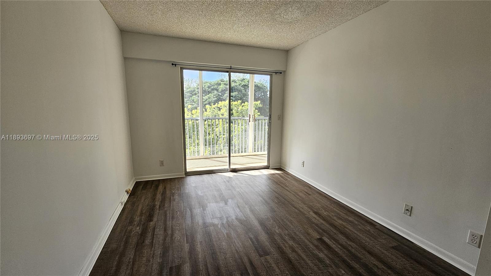 NEW HAMPTON AT CENTURY VI - Residential Lease