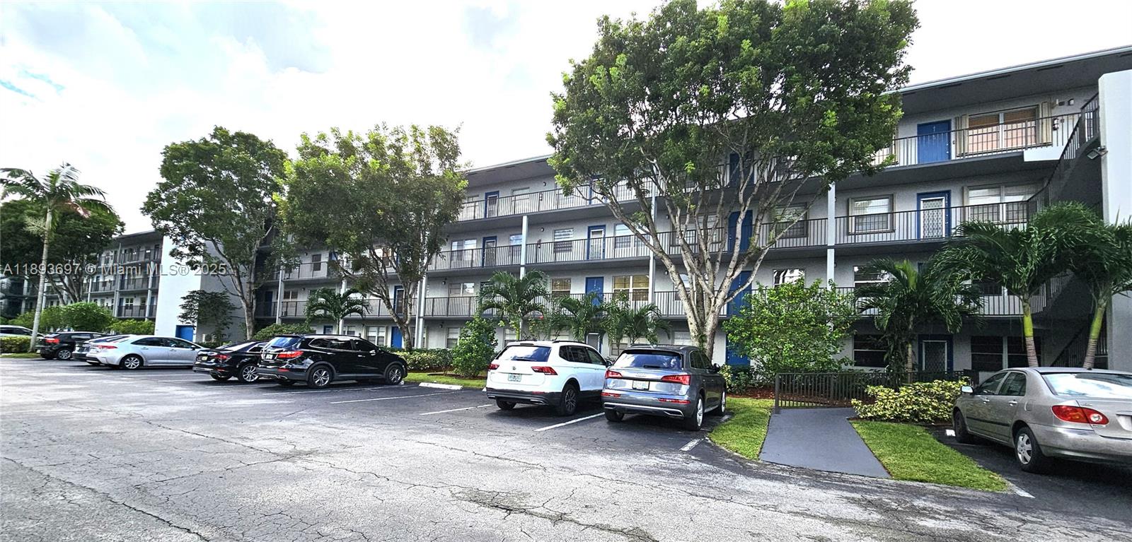 NEW HAMPTON AT CENTURY VI - Residential Lease