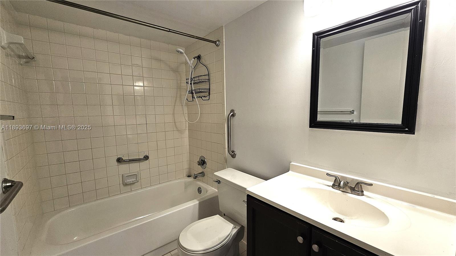 NEW HAMPTON AT CENTURY VI - Residential Lease