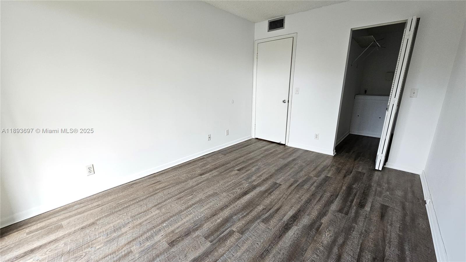 NEW HAMPTON AT CENTURY VI - Residential Lease