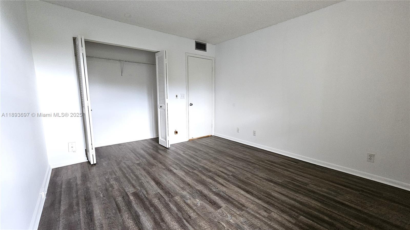 NEW HAMPTON AT CENTURY VI - Residential Lease