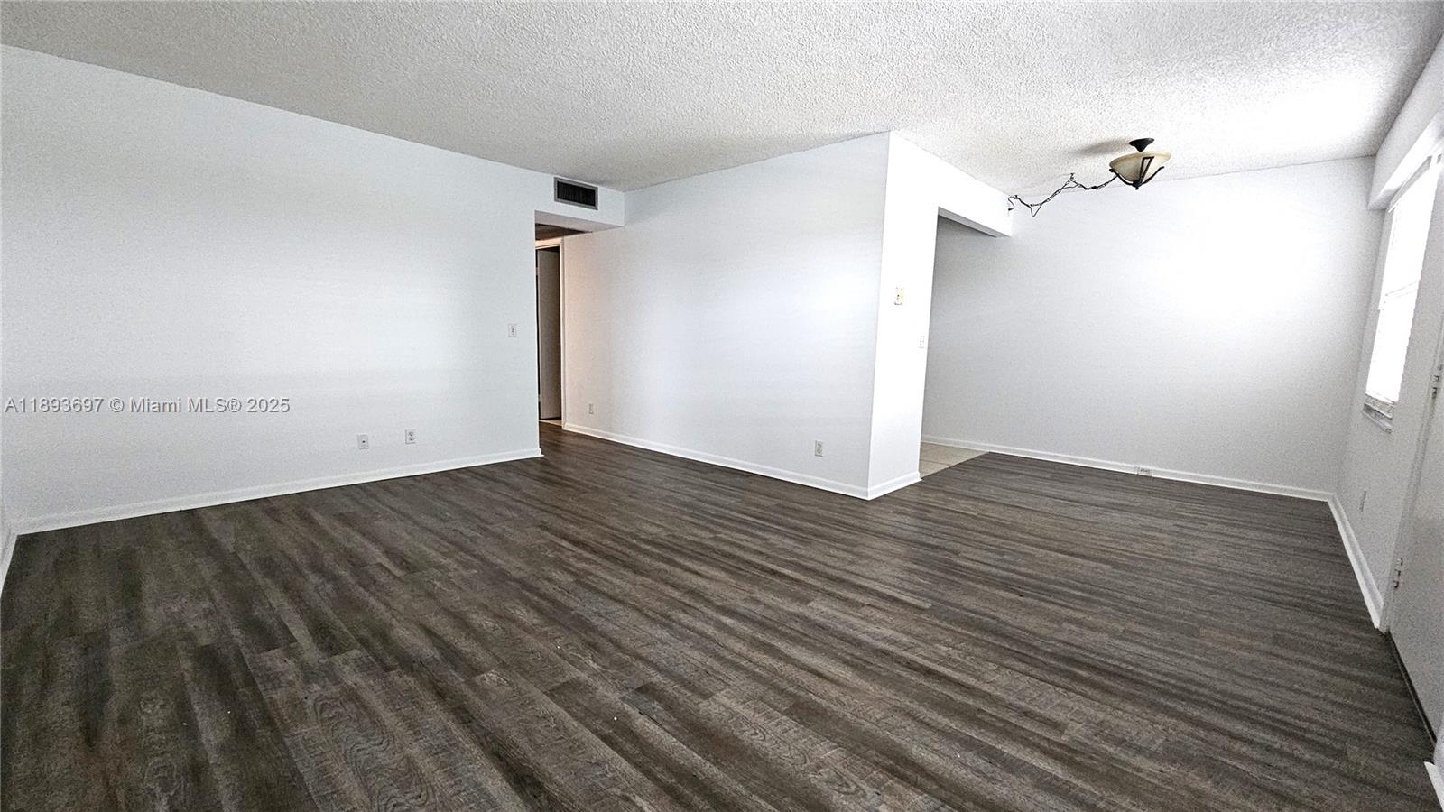 NEW HAMPTON AT CENTURY VI - Residential Lease