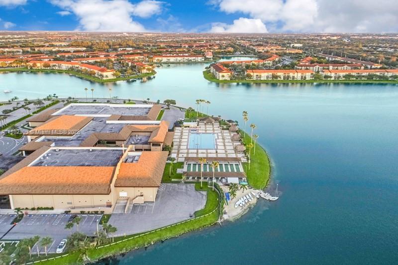 CAMBRIDGE AT CENTURY VILL - Residential