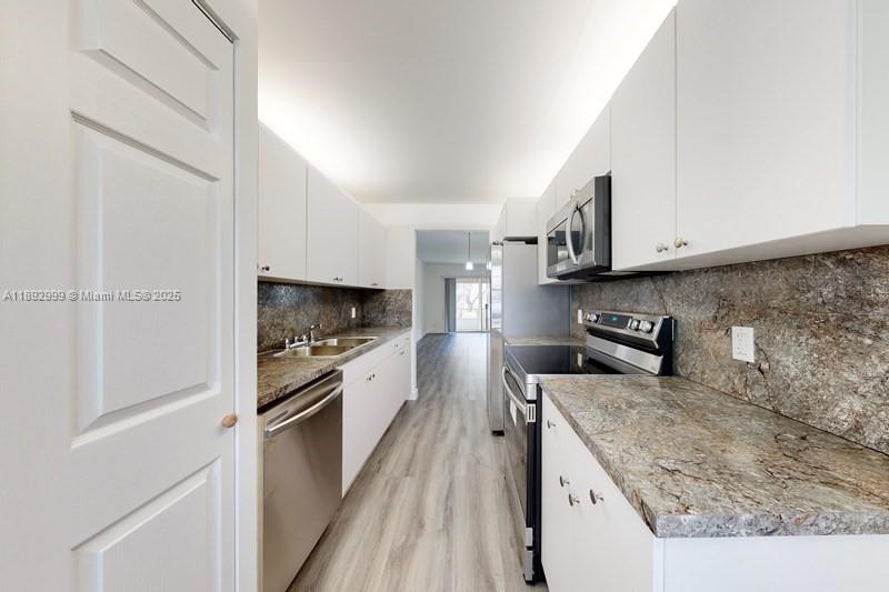 CAMBRIDGE AT CENTURY VILL - Residential